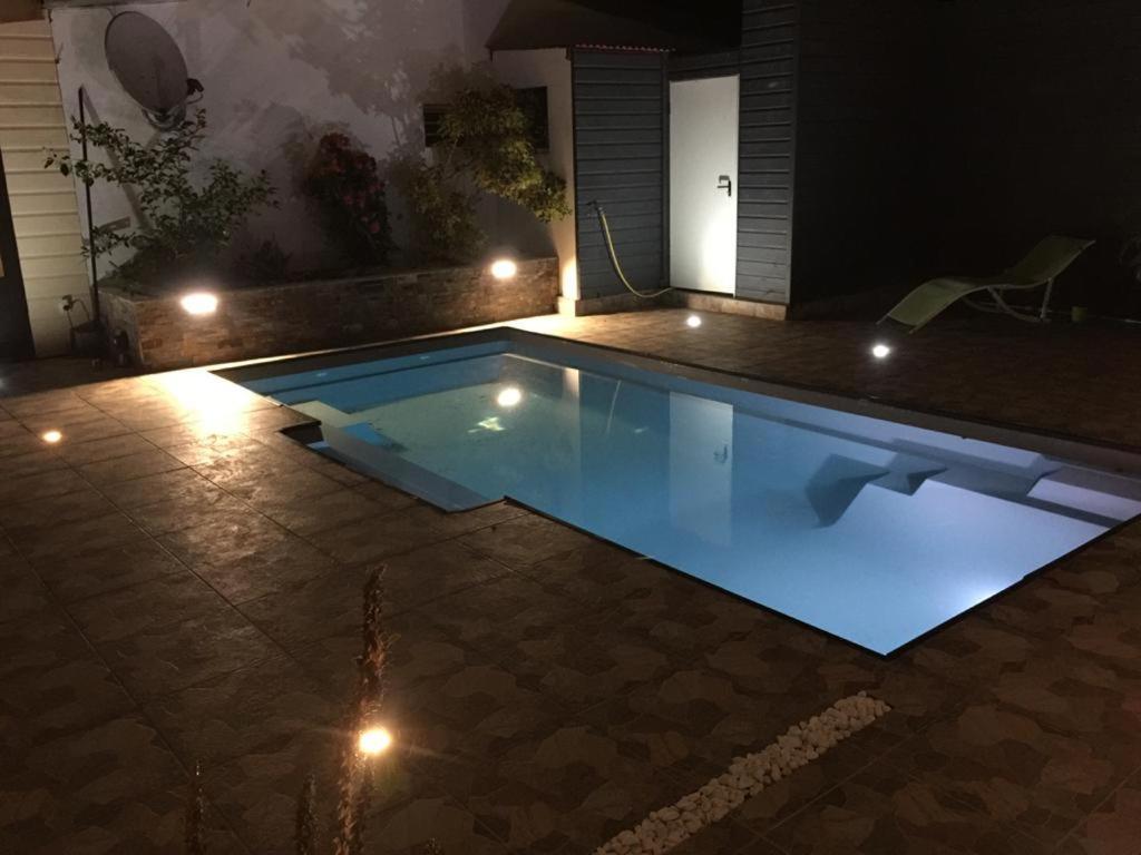 Nicole Residence Avec Piscine Chauffee & Jacuzzi Saint-André Exteriér fotografie