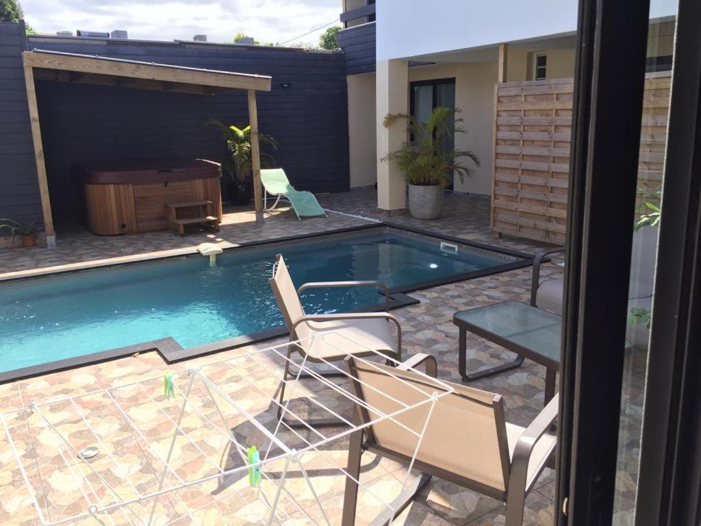 Nicole Residence Avec Piscine Chauffee & Jacuzzi Saint-André Exteriér fotografie