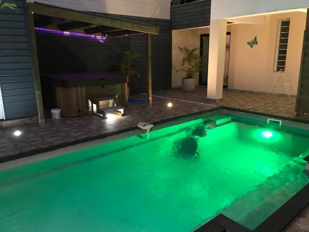 Nicole Residence Avec Piscine Chauffee & Jacuzzi Saint-André Exteriér fotografie