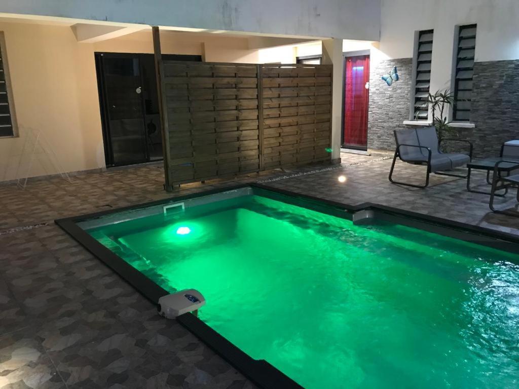 Nicole Residence Avec Piscine Chauffee & Jacuzzi Saint-André Exteriér fotografie