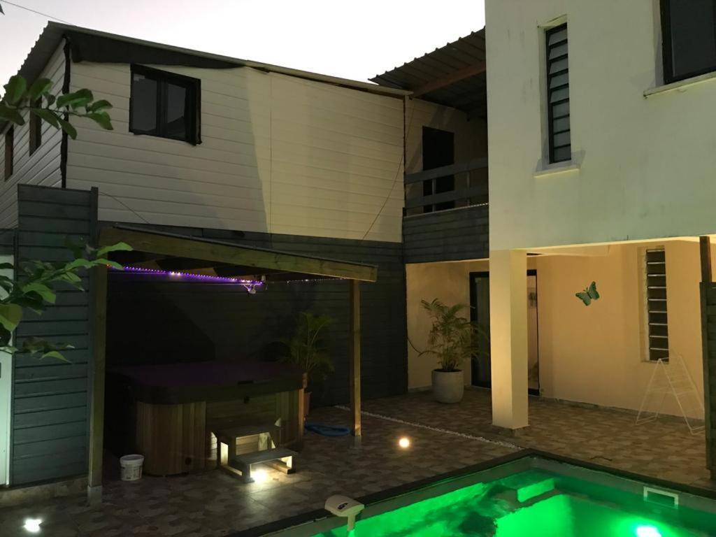 Nicole Residence Avec Piscine Chauffee & Jacuzzi Saint-André Exteriér fotografie
